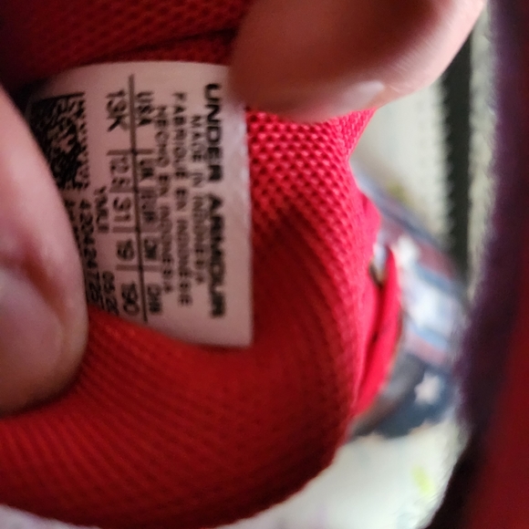 Outdoor soccer cleats size 13US - Picture 3 of 4